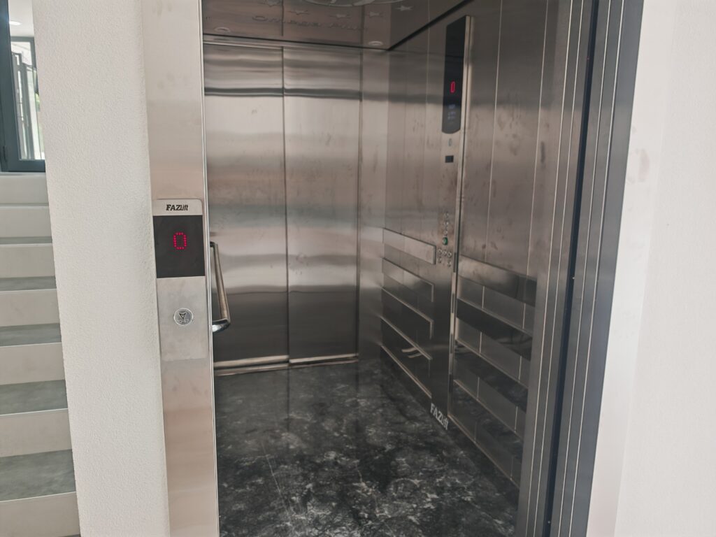 Ugrađen Lift