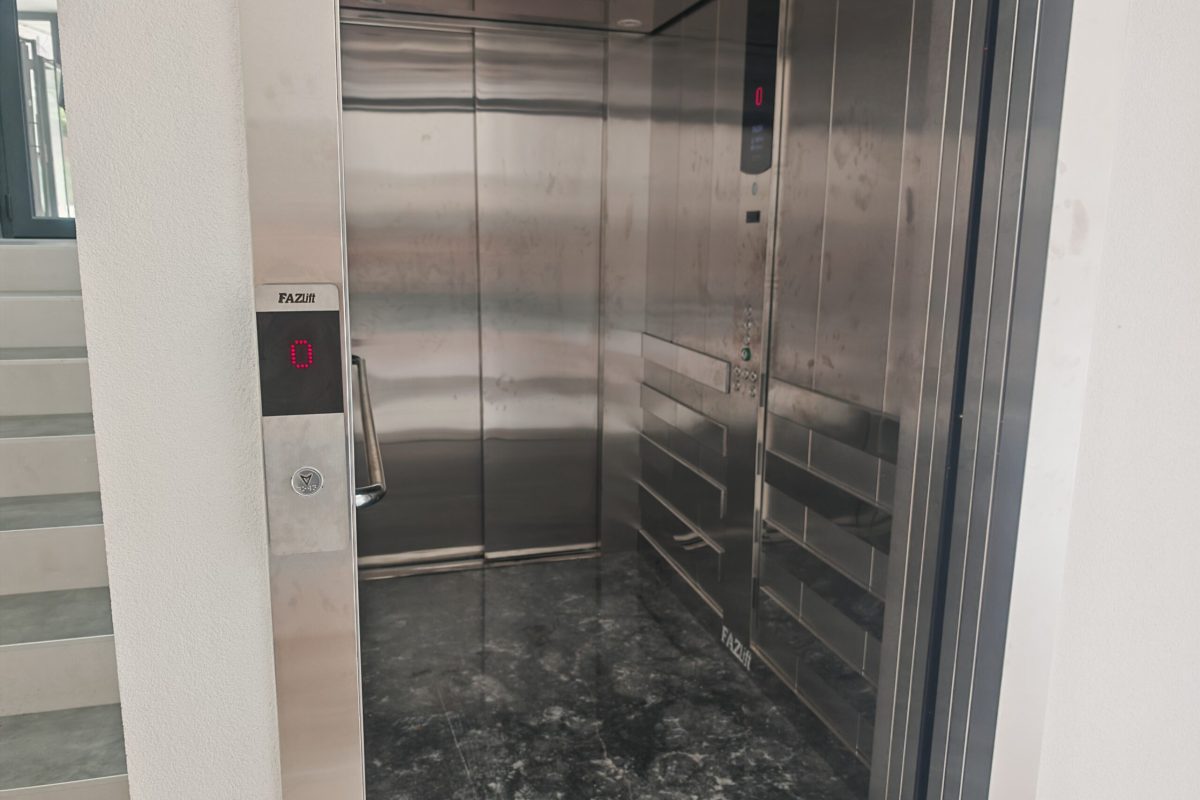 Ugrađen Lift